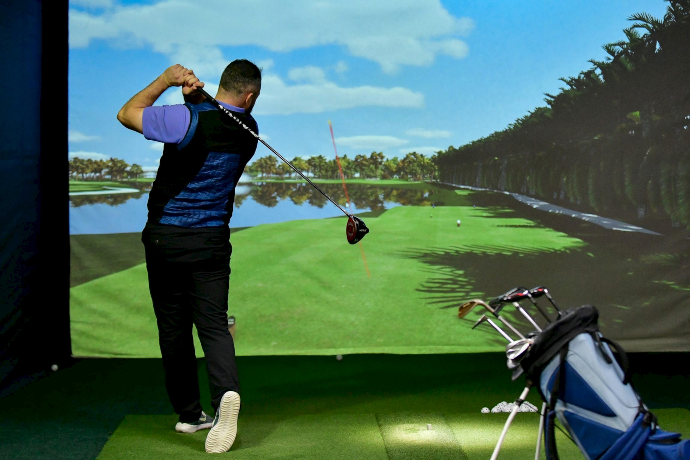 Off-season on the QED UNEEKOR Golf Simulator