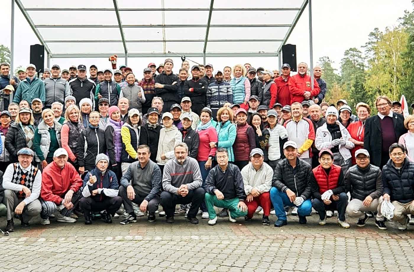 Group Photograph of members at the 2015 Final Swing Tournament