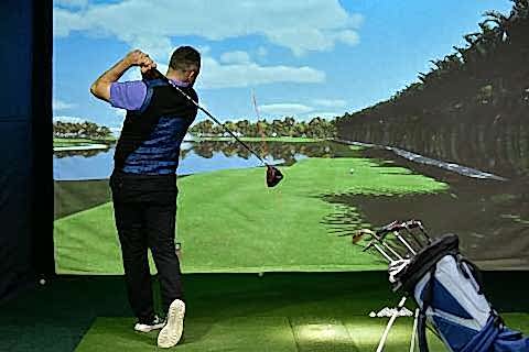 Off-season on the QED UNEEKOR Golf Simulator